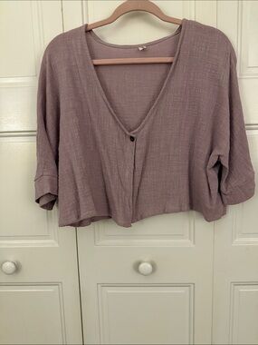 Unk Dusty Mauve V-Neck Cropped Button-Front Top